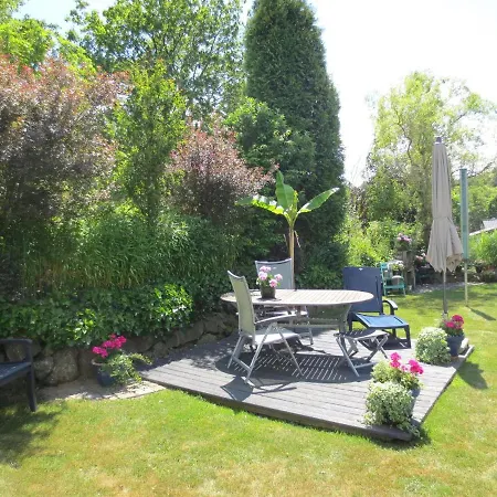 Flat With Idyllic Garden In * Daun