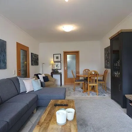 Flat With Idyllic Garden In Daun