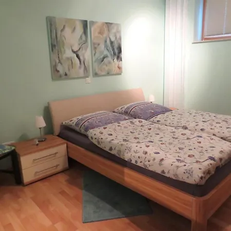 Charmante Erdgeschosswohnung In *