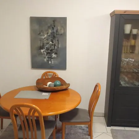 Charmante Erdgeschosswohnung In Апартаменты *