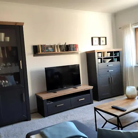 Flat With Idyllic Garden In *