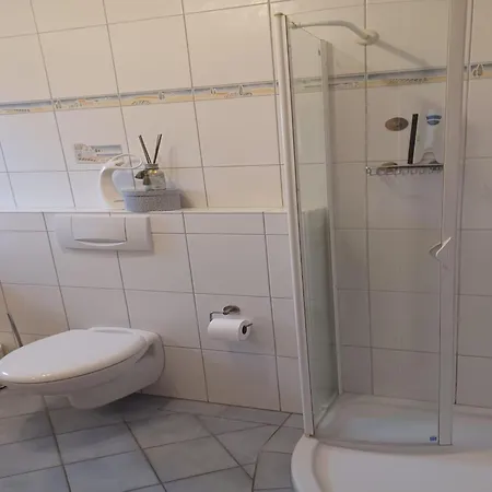 Charmante Erdgeschosswohnung In アパート